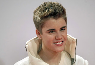 Justin Bieber romantic smile 2013