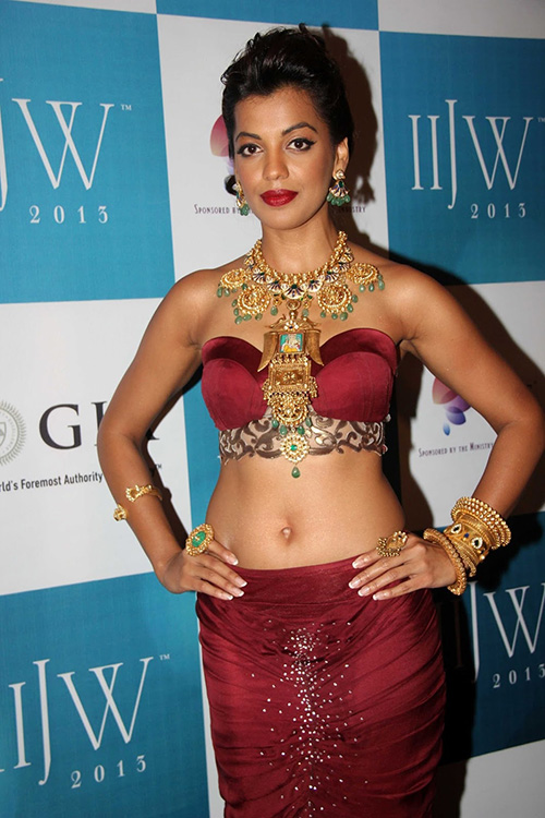 mugdha godse navel model actress fashion jail