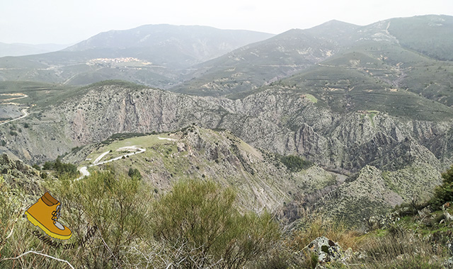 CERRO DE NAVAJUELOS Y EL ATAZAR AL FONDO