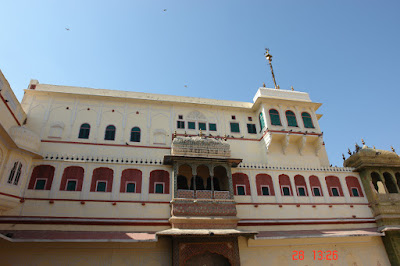 Photo of the structure of the Jaipur City Palace - the upper levels