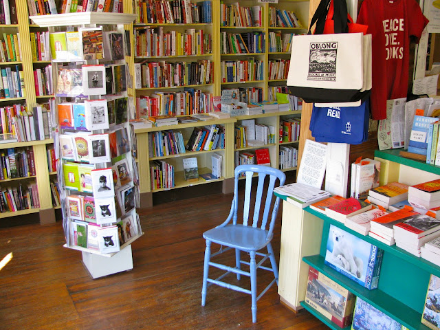 Mellow-Yellow-Monday-and-Oblong-Books-in-Millerton-New-York