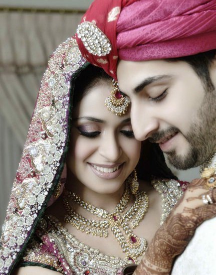 Romantic Indian Love Couple Wedding Image for Whatsapp DP