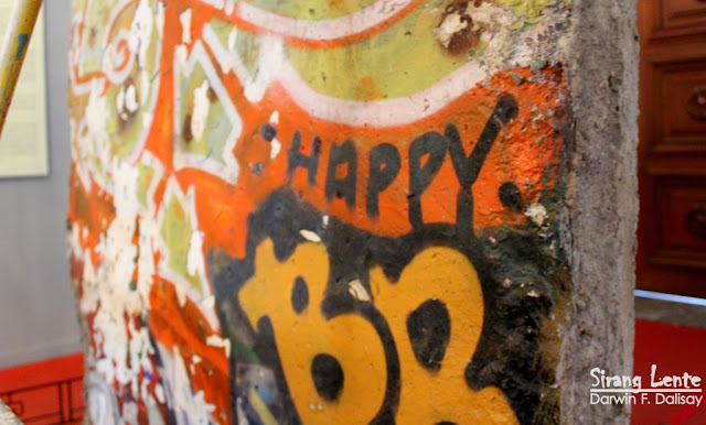 photos of the Berlin Wall