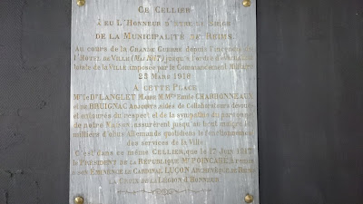 Plaque commémorative dans le Cellier