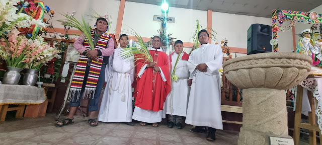 Palmsonntag, in der Wallfahrtskirche „Santiago de Bombori“ Bolivien