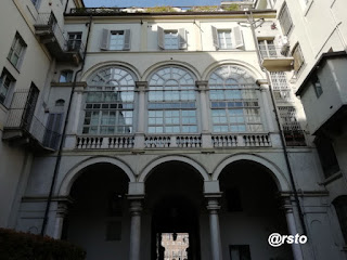 Cortile di piazza Castello