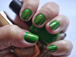 Manicura Verde Con Estampación