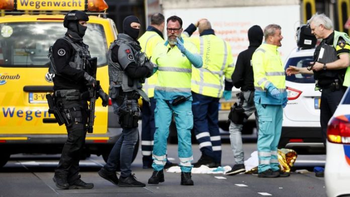  Επίθεση σε Τραμ στην Ολλανδία – Άγνωστος πυροβόλησε κατά επιβατών – Πολλοί τραυματίες