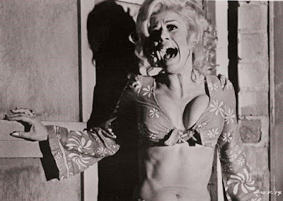 Dracula Vs Frankenstein 1971 Movie Image 6