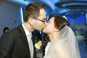 Korean wedding kiss