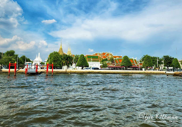 Hop-On Hop-Off Tourist Boat Sungai Chao Phraya