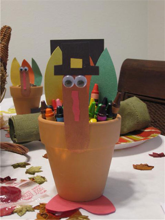 thanksgiving crafts, kids table, kids thanksgiving table, kids thanksgiving crafts