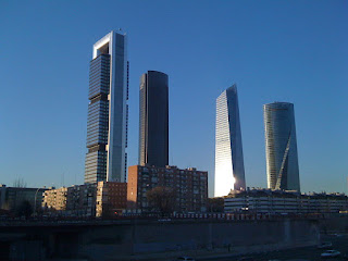 Vista general frente a las Cuatro Torres