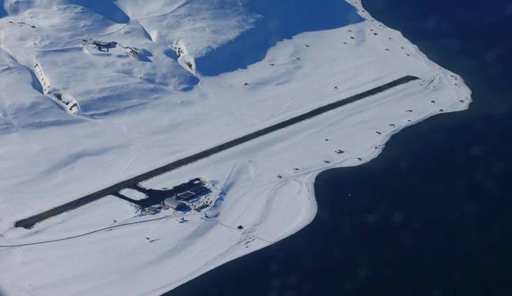 Svalbard Airport, Bandara unik