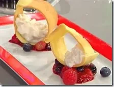 Tortine alla ricotta e frutti di bosco