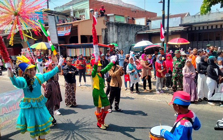 Galeri Foto Karnaval Desa Muntung 2023