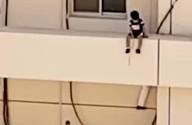 MAN SAVED THE LIFE OF A GIRL IN THIRD FLOOR IN AL KHOBAR