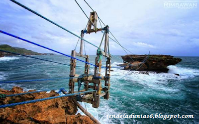 [http://FindWisata.blogspot.com] Wisata Extreme Kereta Gantung Kayu Ditengah Pulau