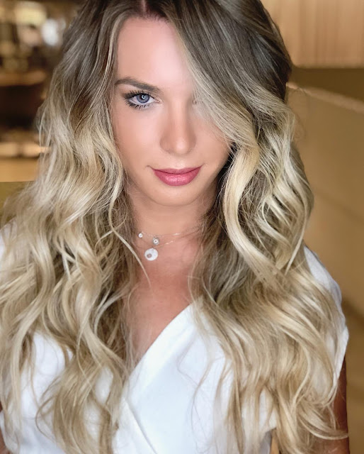 Carolina Montenegro aka Carolina Mee – Most Beautiful Transgender Woman Blonde Hair