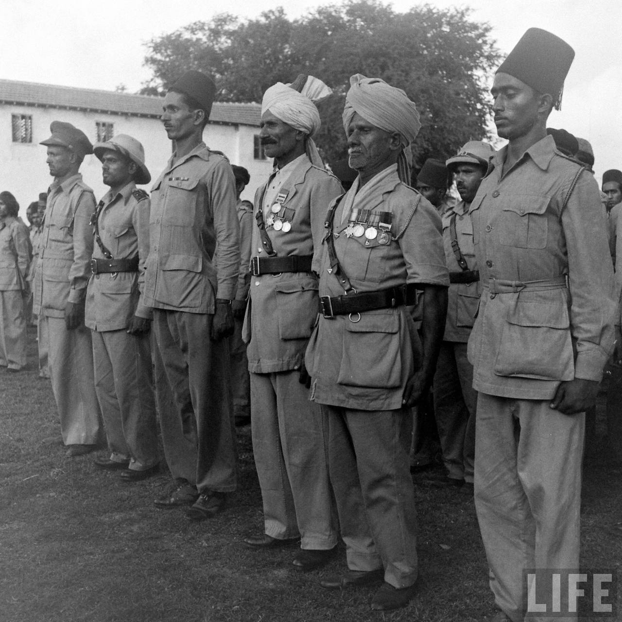 Razakars, a private militia organized by Qasim Razvi to support the rule of Nizam Mir Osman Ali Khan | Operation Polo | Hyderabad Police Action | Annexation of Hyderabad, Hyderabad (Deccan), Telangana, India | Rare & Old Vintage Photos of Operation Polo, Hyderabad (Deccan), Telangana, India (1948)