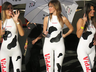 modelos marcando ropa interior