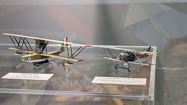 1/144 Caproni diecast metal aircraft miniature