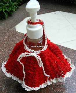 free crochet pattern, free crochet home use pattern, free crochet soap dispenser cover pattern, free crochet wine bottle cover pattern, free crochet wine bottle topper pattern, free crochet Christmas inspired pattern, free crochet Xmas inspired pattern, free crochet Christmas inspired dress pattern, festive colours, colors, Hobby India Yarn, Pradhan Embroidery Stores, Shyama Nivas, sweetnothingscrochet, blogaday, spreadsmiles, Ganga Acrowools yarn, All Seasons Yarn,