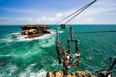 Pacu Adrenalinmu, Lintasi Gandola Pantai Timang Gunungkidul Yogyakarta