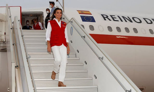 First Lady Dr. Mariem Mohamed Fadel Dah met with Queen Letizia of Spain. Minister Pilar Cancela Rodríguez, accompanies The Queen