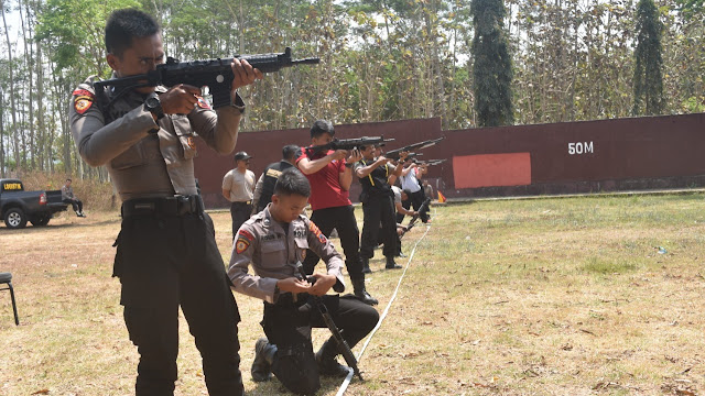 Asah Kemampuan Menembak, Sebanyak 161 Personel Polres Salatiga Ikuti Latihan Menembak