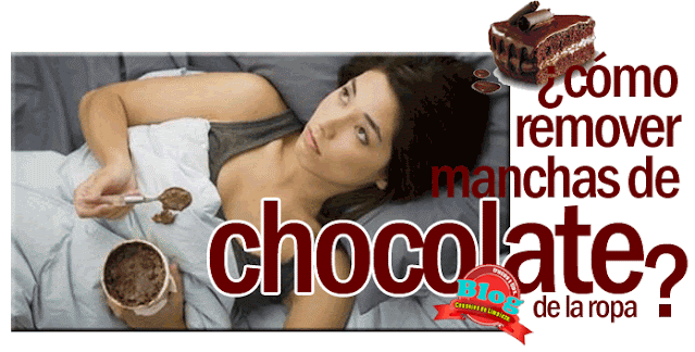 Chica manchándose la ropa de chocolate