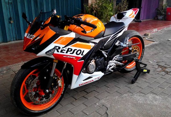 Foto Modif CBR 150 Facelift Paling Keren  