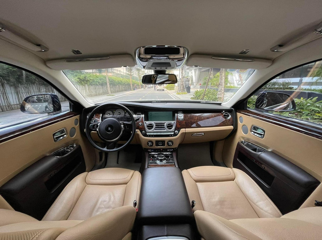 Nhờ biển khủng, Rolls-Royce Ghost 6 năm tuổi vẫn được chào giá lên tới 20 tỷ đồng  - Ảnh 4.