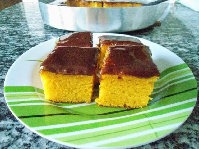 Bolo de Cenoura com Cobertura de Creme de Leite