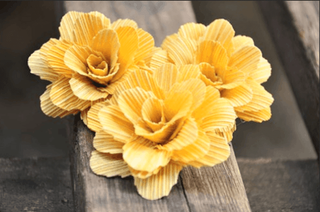 Cara Praktis Membuat Bunga Dari Kulit Jagung  2 Cara Praktis Membuat Bunga dari Kulit Jagung 