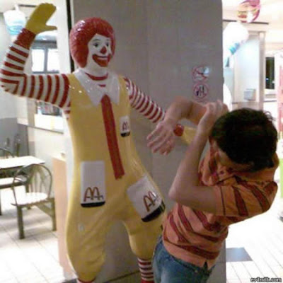 Some Funny Banned Ronald McDonald Pictures (Funny pics)