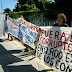 Disidentes brincan cerco policiaco y protestan contra Elba Esther Gordillo, en la Riviera Maya  