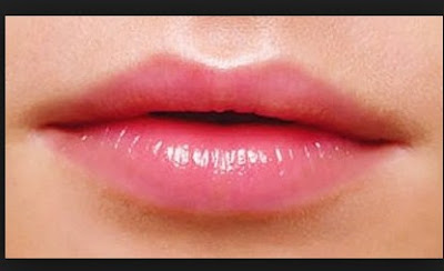 cara memerahkan bibir wanita secara alami