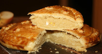 alt="galette des rois pomme-amande"