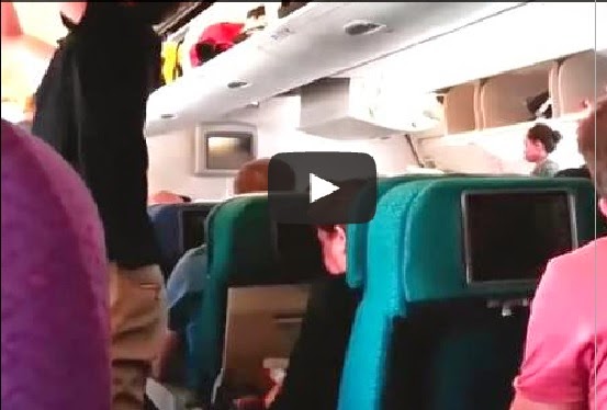Daawo Muuqaal:- laga helay diyaaradi Maleysia Airline ka hor inta aan gantaal lagu soo ridin