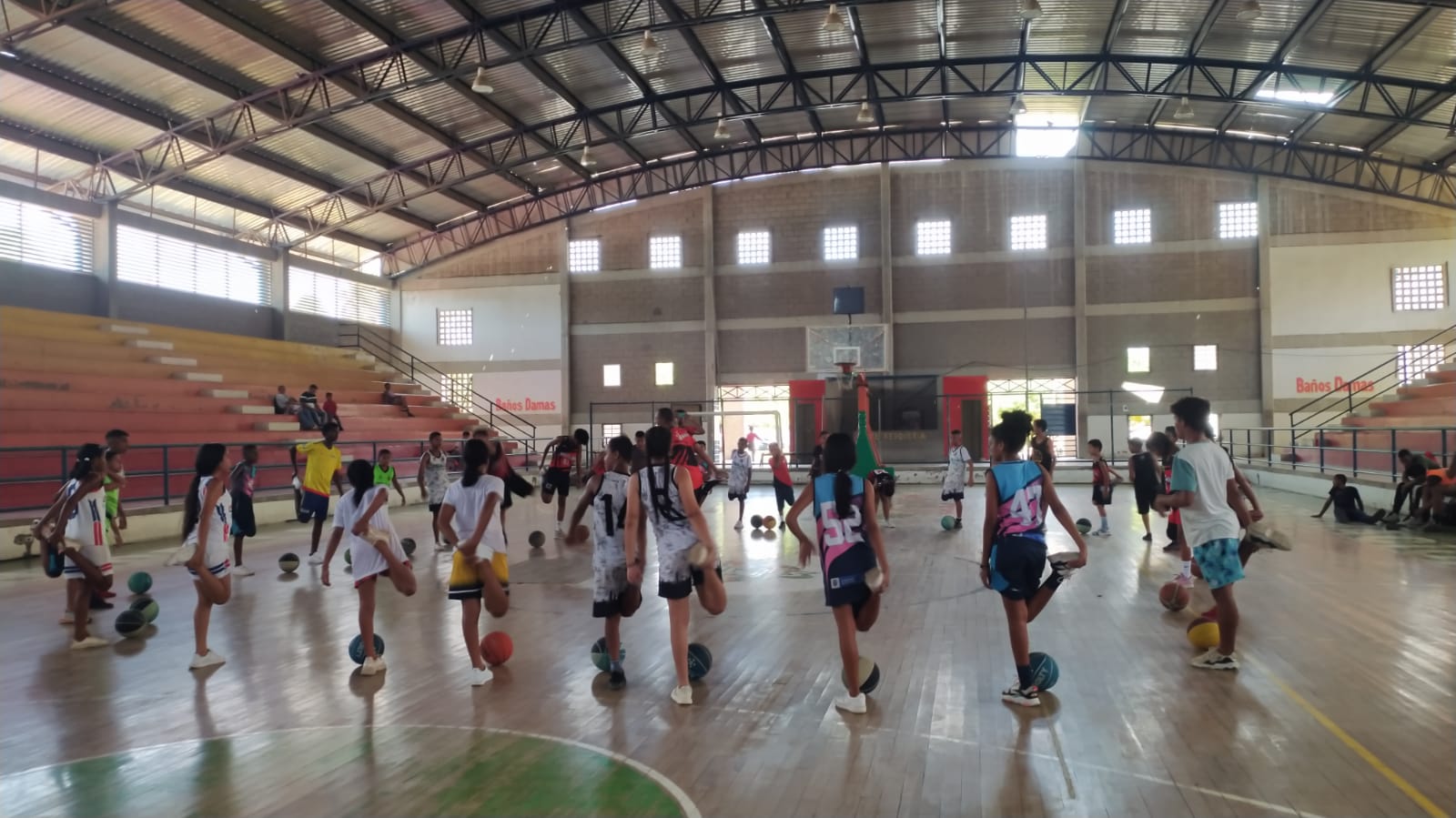 https://www.notasrosas.com/Club de Baloncesto de Mingueo participa en torneo realizado en Riohacha