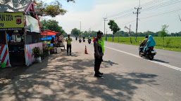 Polsek Sliyeg Lakukan Langkah Preventif Demi Situasi Lalu Lintas Yang Aman Selama Libur Mudik Lebaran