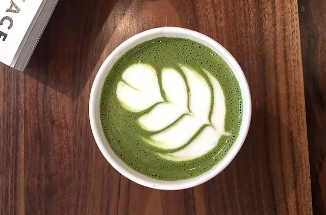 A cup of Matcha Latte as a fat burning drink