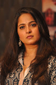 Anushka latest glamorous photos-thumbnail-30