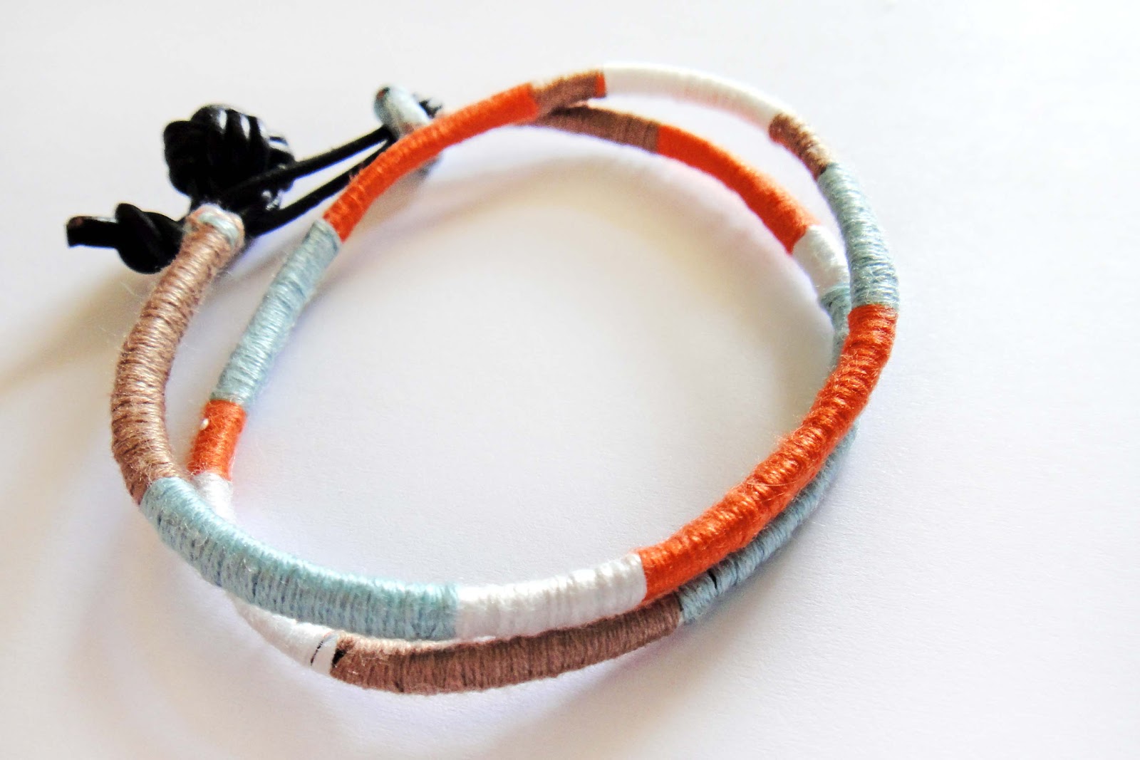 The Gilded Hare: Tutorial: DIY ColorBlocked Friendship Bracelet