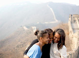 Michelle Obama and her daughters great wall of China 