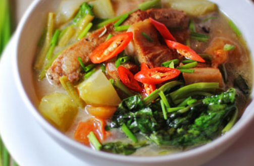 THAI HOT AND SOUR VEGETABLE SOUP 