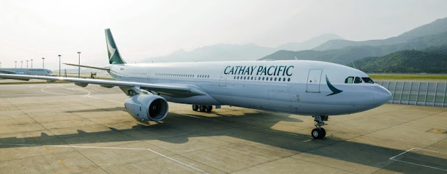 BERADA DI AWAN DENGAN CATHAY PACIFIC