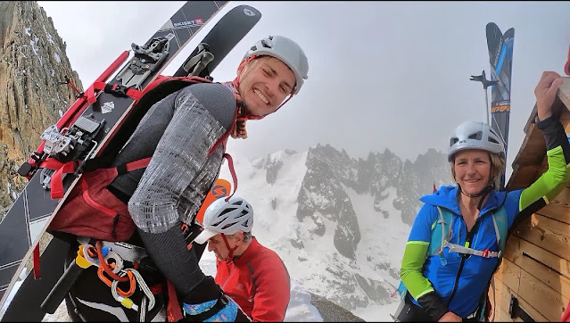 Ski de randonnée à la Brèche Puiseux, massif du Mont-Blanc