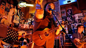 Ukulele Russ in bar gig